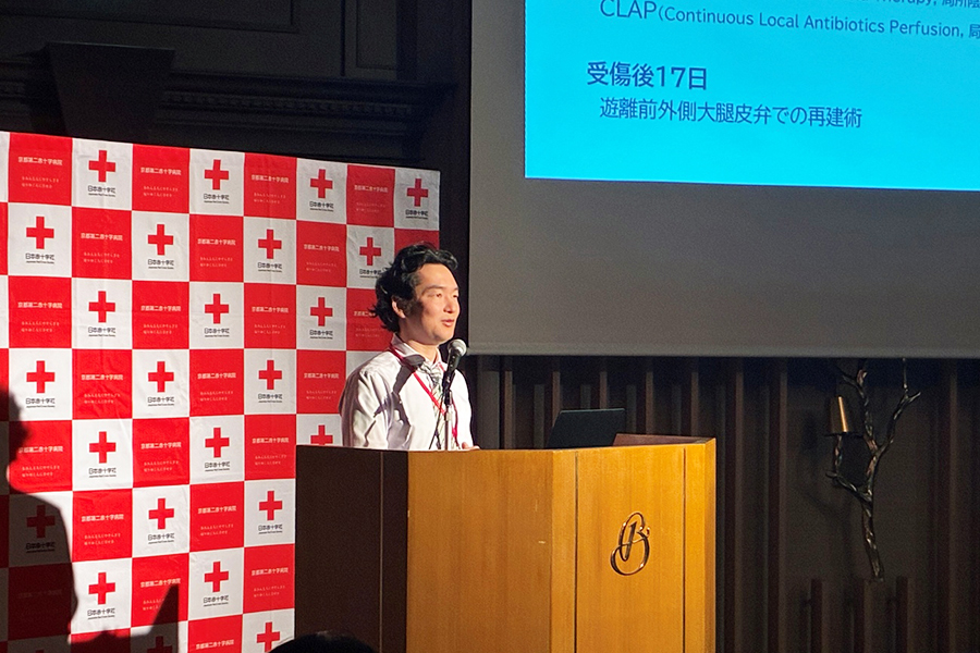 形成外科部長　恋水 諄源